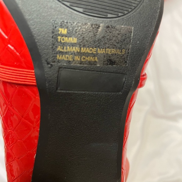 Juicy Couture Tommi Red with Gold chain ankle heel - Picture 12 of 14